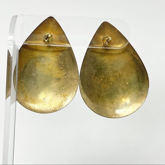 Vintage Costume Jewelry Metal Teardrop Shape Cream w/Blue Squiggle Lines - Picture 3 of 5